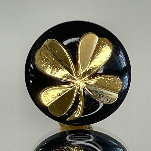 CHANEL Clover Motif Gold Tone Clip On Earrings With The Box - Picture 3 of 9